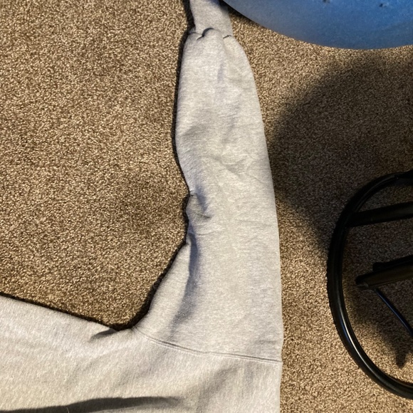 xl Rockhurst university sweatshirt - Picture 4 of 8